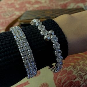 I am selling a beautiful Diamond bracelet set
